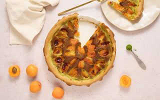 Apricot tart with matcha